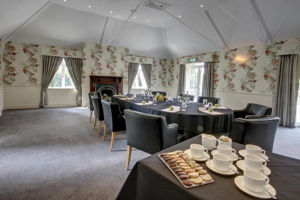 The Coed-Y-Mwstwr Hotel Bridgend  Kültér fotó