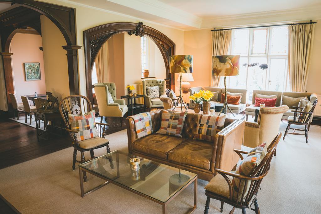 The Coed-Y-Mwstwr Hotel Bridgend  Kültér fotó